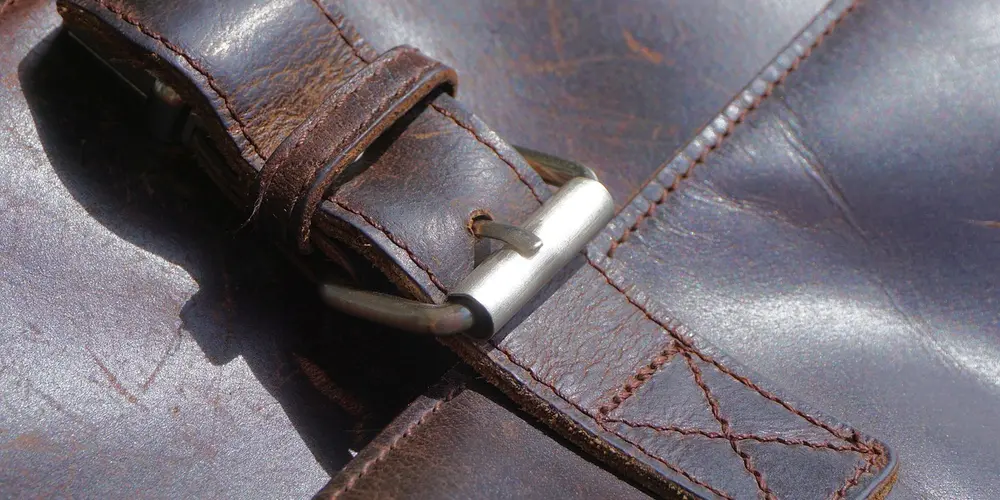 Are Household Cleaners Ruining Your Leather? The Truth About Vinegar, Alcohol, and Soap