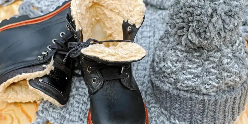 How to Use Mink Oil on Leather Boots: Benefits and Application with Polish